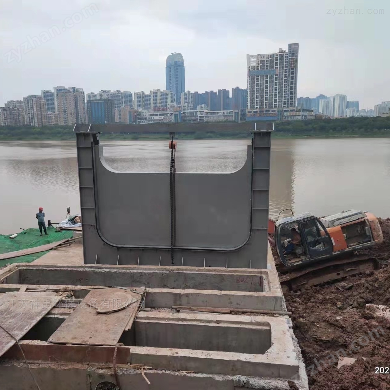 液动下开式堰门